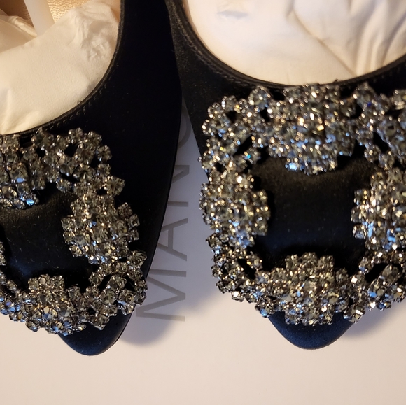 Manolo Blahnik Hangisi 50 heel in size 36.5. - Picture 4 of 8